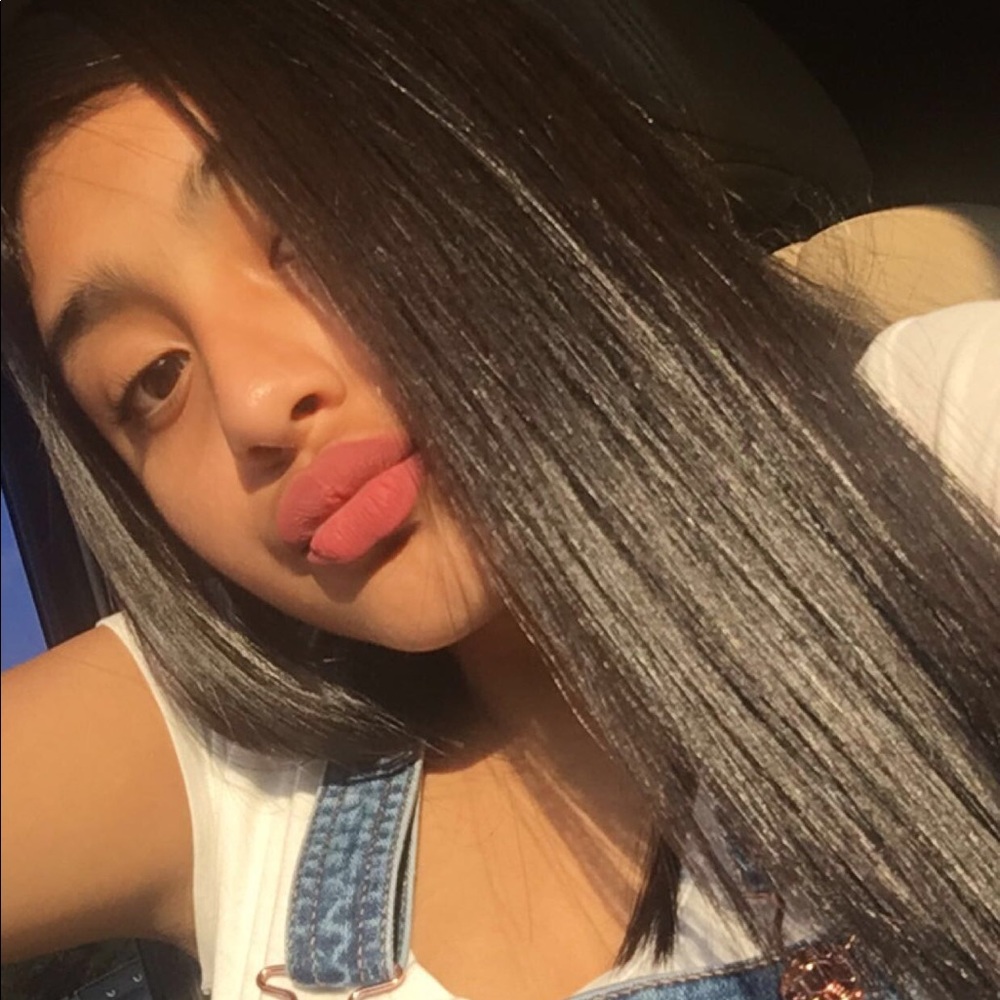 Meet your Posher, Zuly